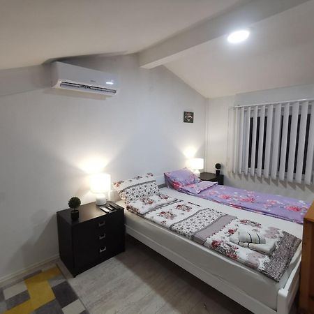White Apartment Sarajevo - Free Parking Exterior foto